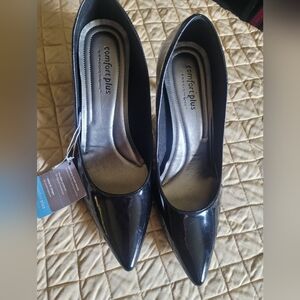Comfort Plus by Predictions ,size 11, black patent leather pumps.